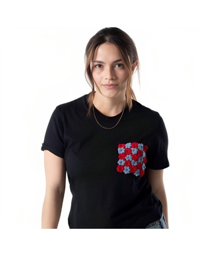 Camiseta bolsillo de flores