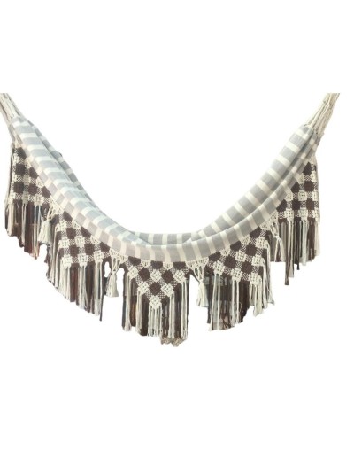 Hamaca con terminados en macramé