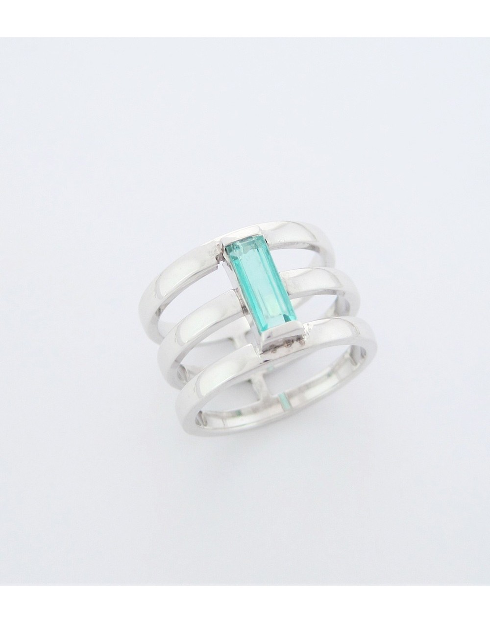 Anillo En Plata Ley 950 con Esmeralda 