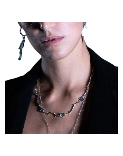 Collar río de flores de plata y esmeraldas