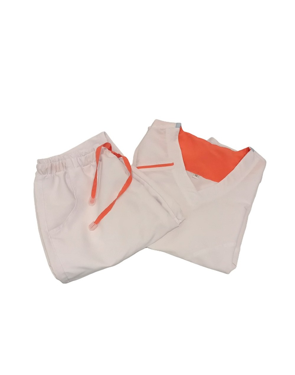 Uniforme de enfermería blanco