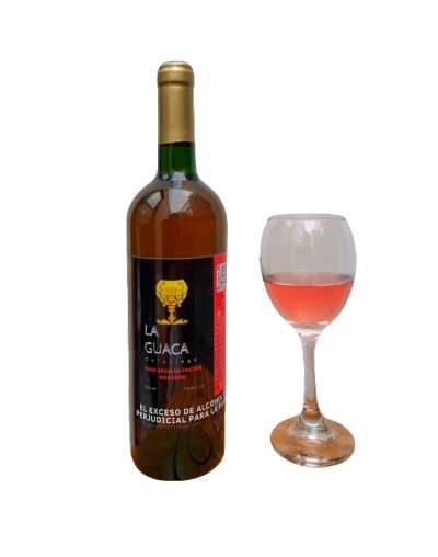 Vino seco de tomate de arbol, fresa y mora