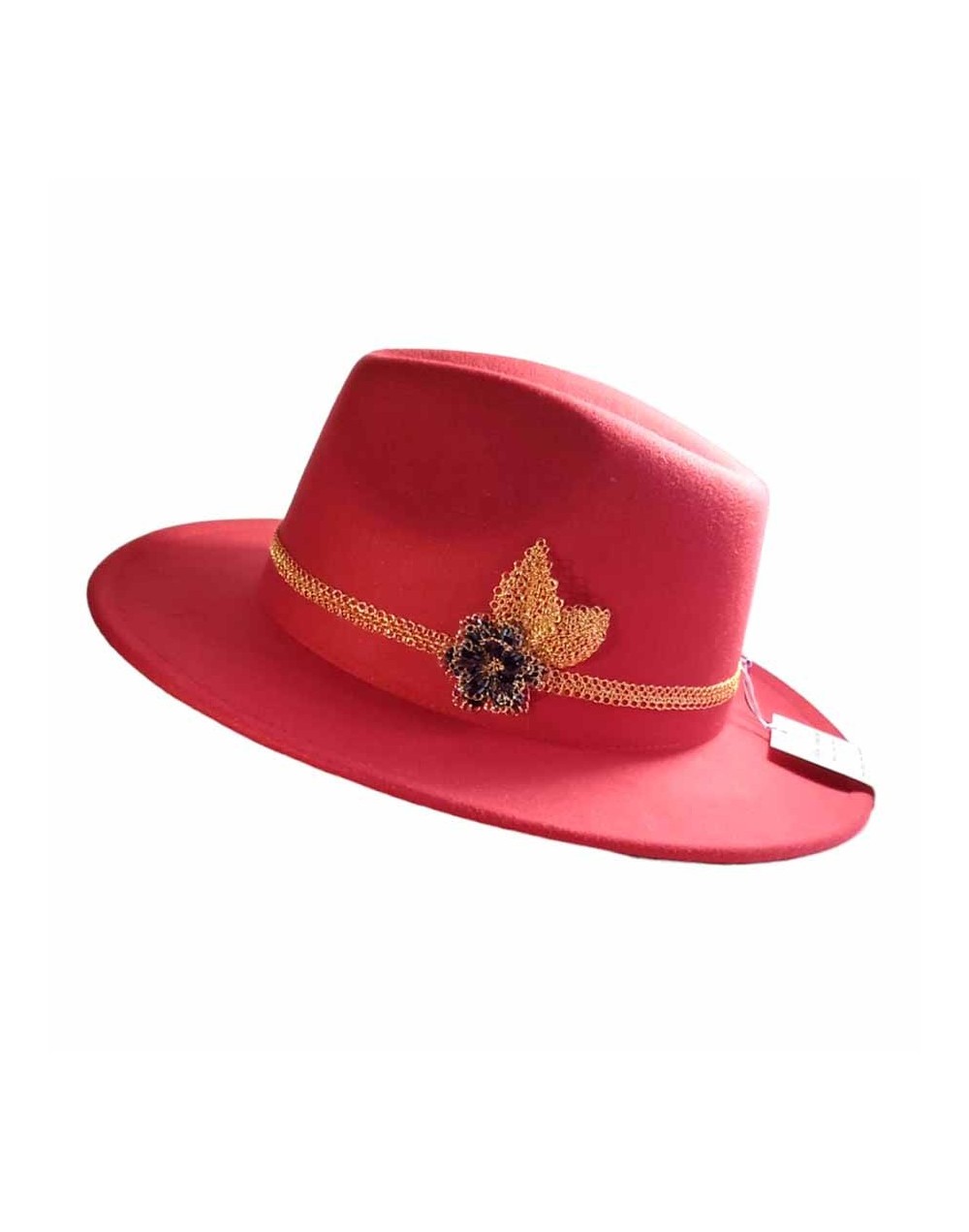 Sombrero con decoración artesanal.