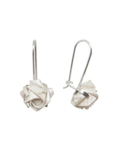 Arete rosa pequeña