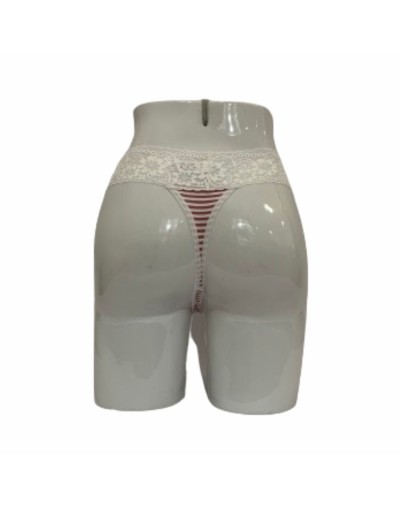Panty lili tipo brasilera con encaje en cintura.