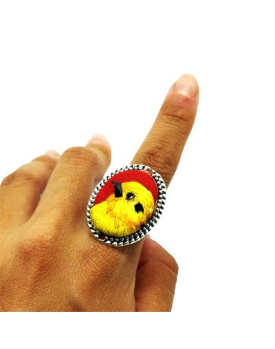 Anillo bordado