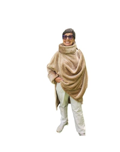 Ruana con manga camel