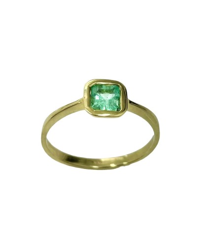 Anillo en Oro Amarillo de 18k y Esmeralda Colombiana Natural Talla Cuadrada