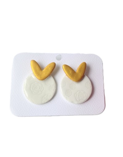 Aretes arcilla polimérica blancos con corazón