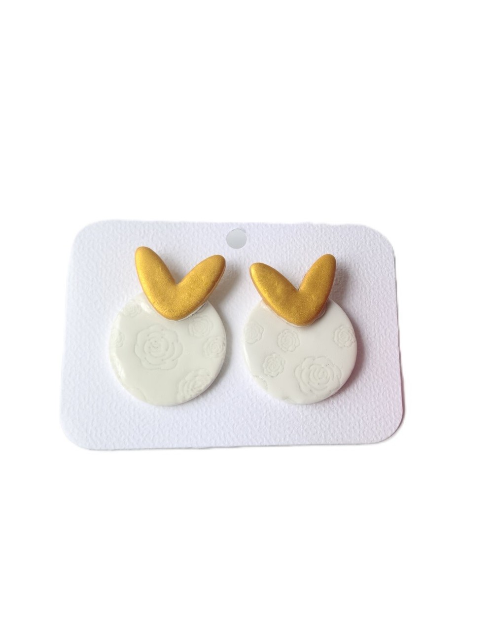 Aretes arcilla polimérica blancos con corazón