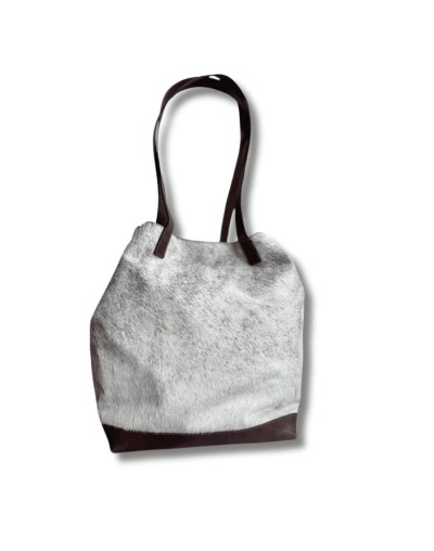 Bolso de pelo blanco en cuero