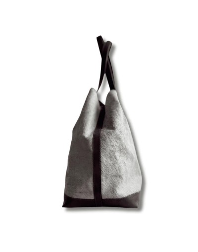 Bolso de pelo blanco en cuero