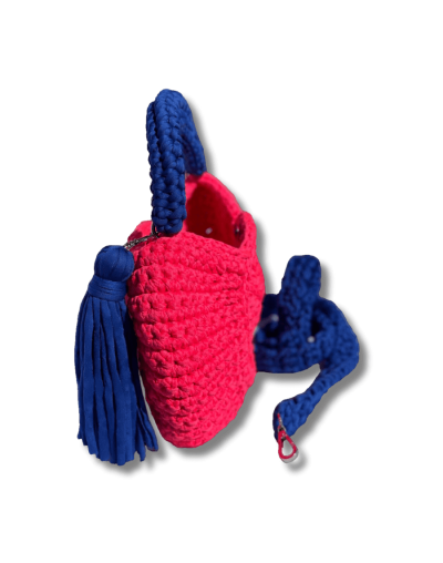 Bolso en trapillos redondo azul y fucsia mimada