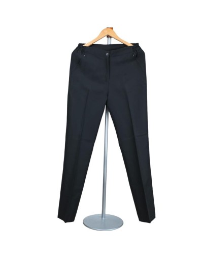 Pantalón de lino con pretina de resorte negro.