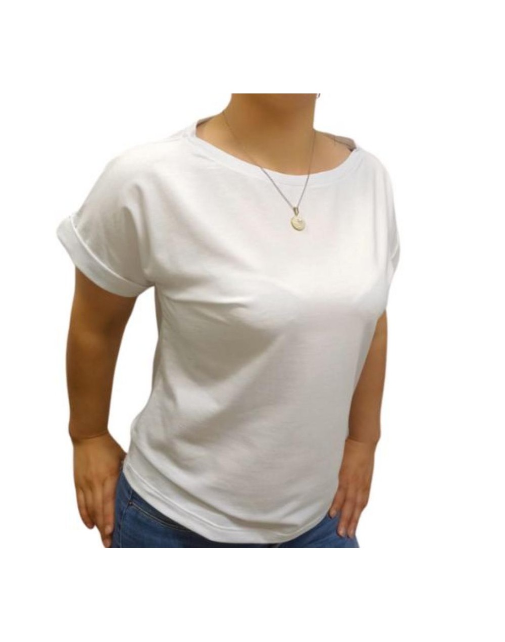 Camiseta manga japonesa color blanca.