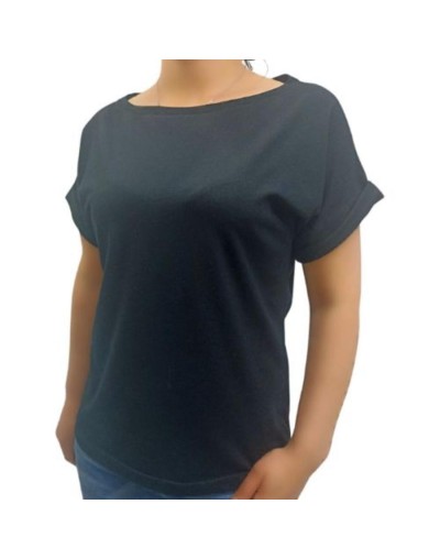 Camiseta manga japonesa color negra.
