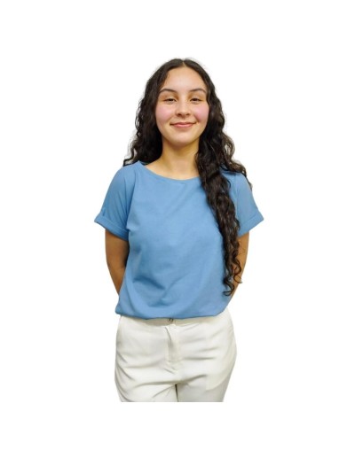 Camiseta manga japonesa color azul bebe.