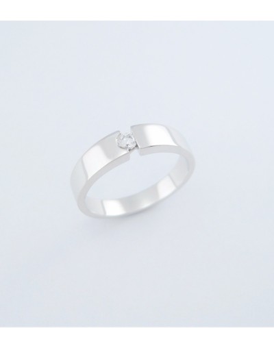 Anillo En Oro  Blanco 18 Kt Con Diamante 