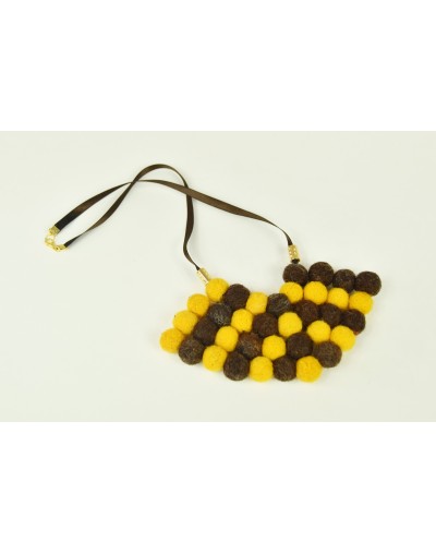 COLLAR ALAS EXTENDIDAS