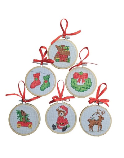 Kit Navideño Punto de Cruz - Familia Regalos - Seis Aros de 3 pulgadas