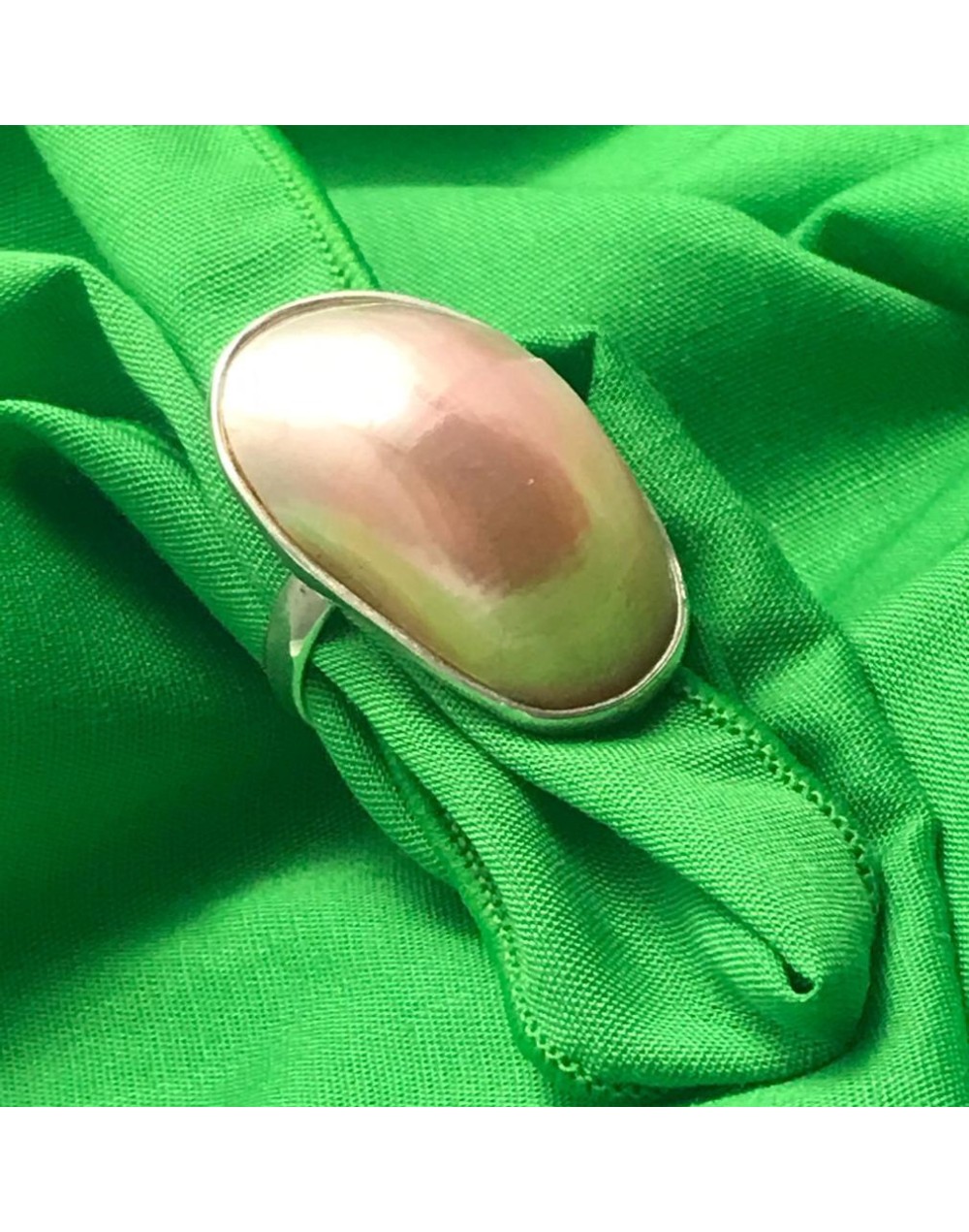 Anillo de nácar con plata