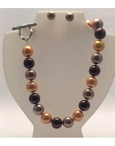 Collar de perla checa