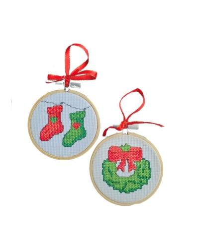 Kit Navideño Punto de Cruz - Corona y Botas navideñas - dos Aros de 3 pulgadas