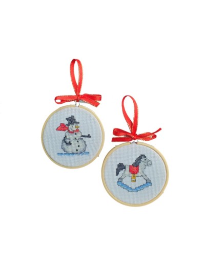 Kit Navideño Punto de Cruz - Muñeco de nieve y Caballito de madera - dos Aros de 3 pulgadas