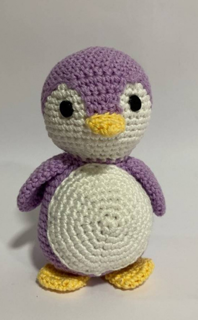 Pingüino bebé tejido en crochet