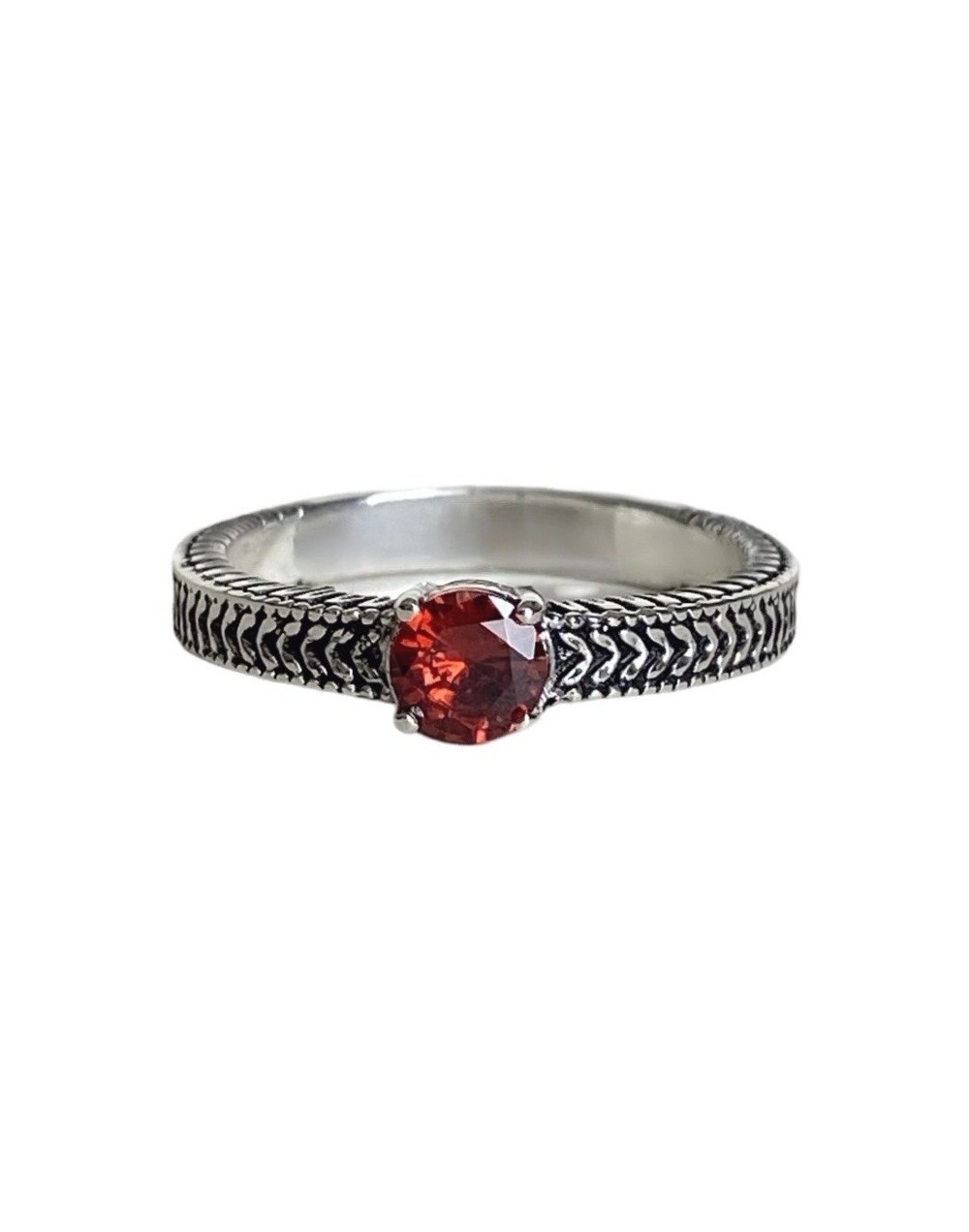 Anillo duna en plata y zircon granate