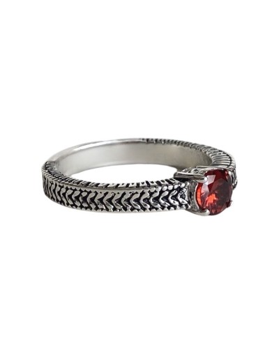 Anillo duna en plata y zircon granate