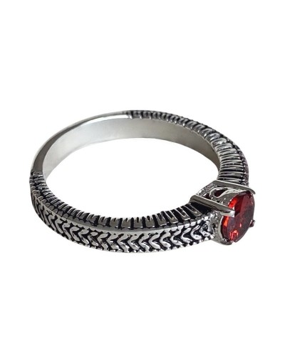 Anillo duna en plata y zircon granate