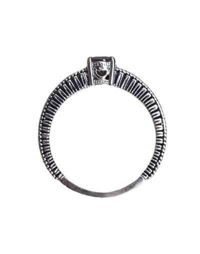 Anillo duna en plata y zircon granate