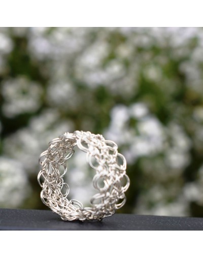 Anillo tejido