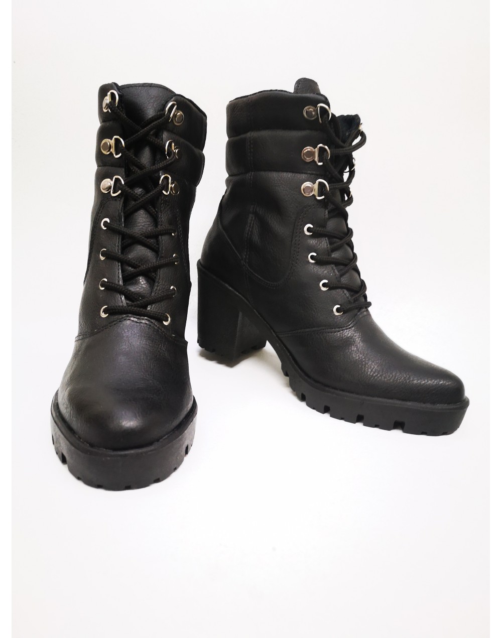 Botas de tacón negras para mujer