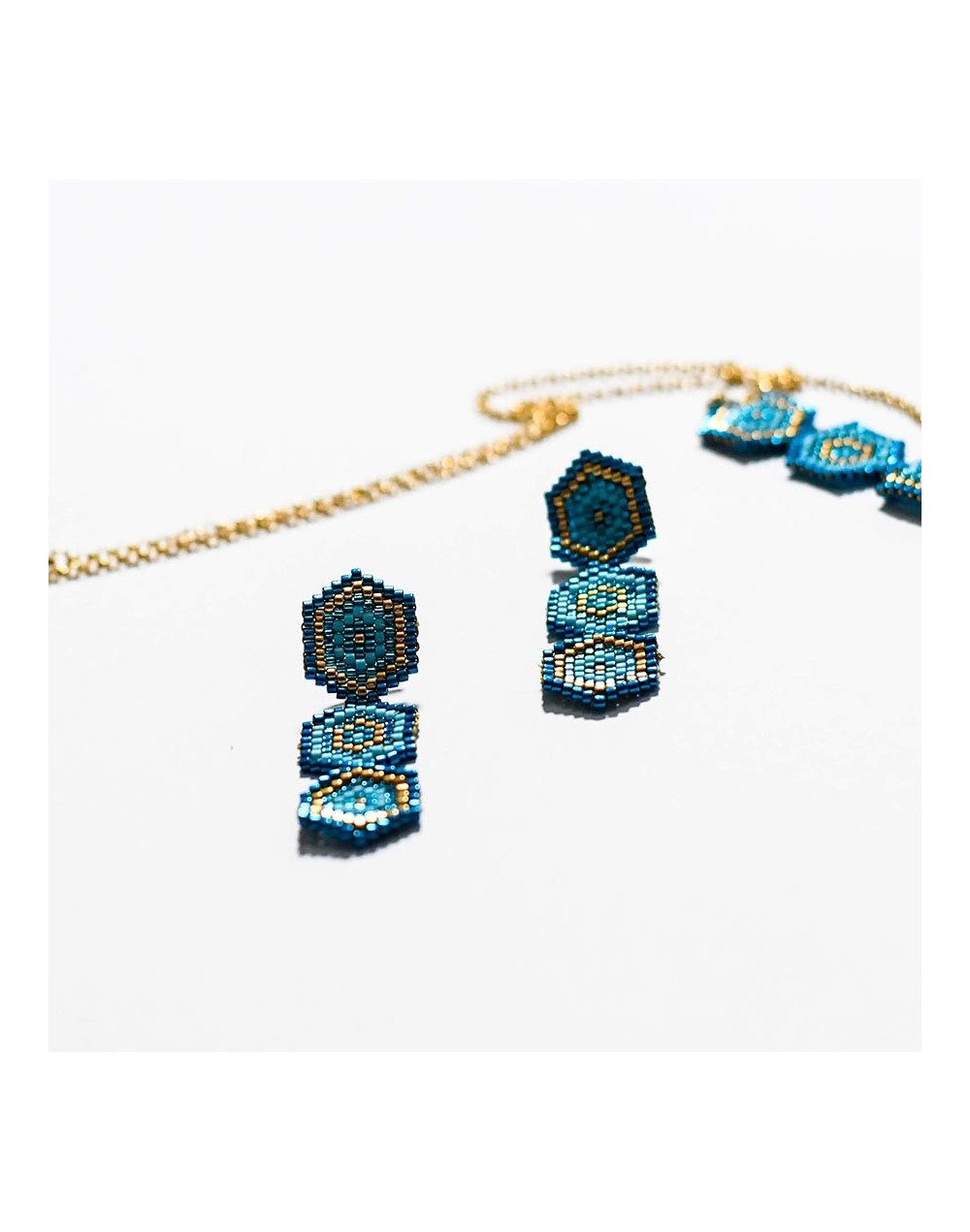 Set de collar y aretes hexágono tejido en miyuki