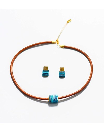 Set de collar y aretes en miyuki y cadena de cuero