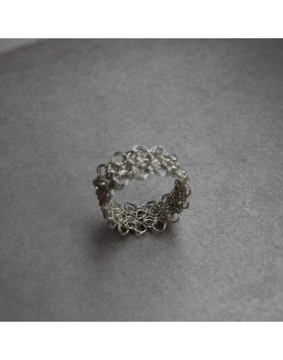 Anillo tejido