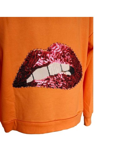 Buzo naranja labios