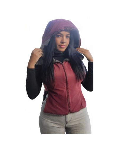 Petochaleco impermeable color vino tinto forrado en peluche color gris ratón talla m