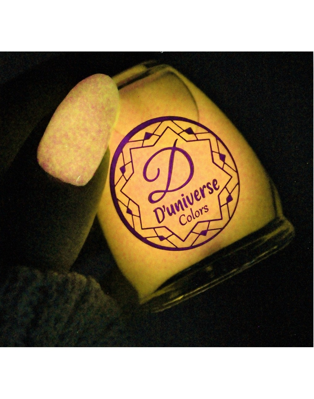 Esmalte fosforescente Libero