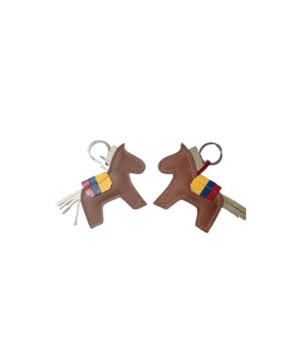 Llavero de Cuero Artesanal  Caballo - Sostenibilidad y Patrimonio Cultural