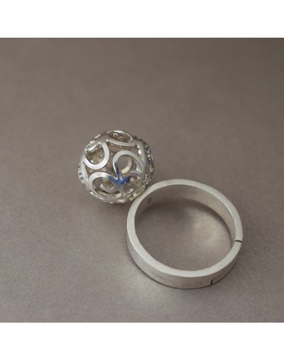 Anillo Globo Trazos Danzantes
