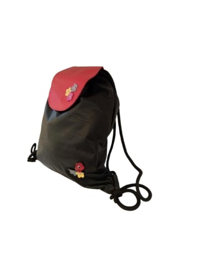 Mochila Deportiva en cuero tapa roja, Elegancia y Deporte