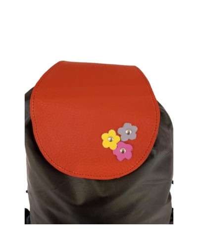 Mochila Deportiva en cuero tapa roja, Elegancia y Deporte