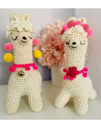 Llama tejida Amigurumi