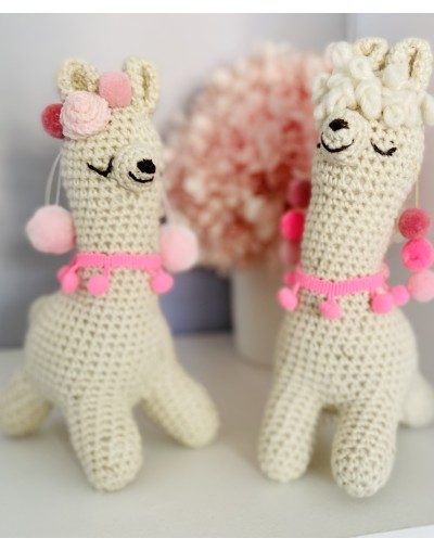 Llama tejida Amigurumi