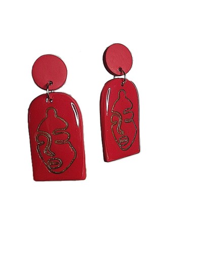 Aretes rojos rostro