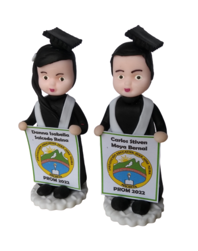 Recordatorios 12 cm graduación porcelanicron x 12 unid grados.