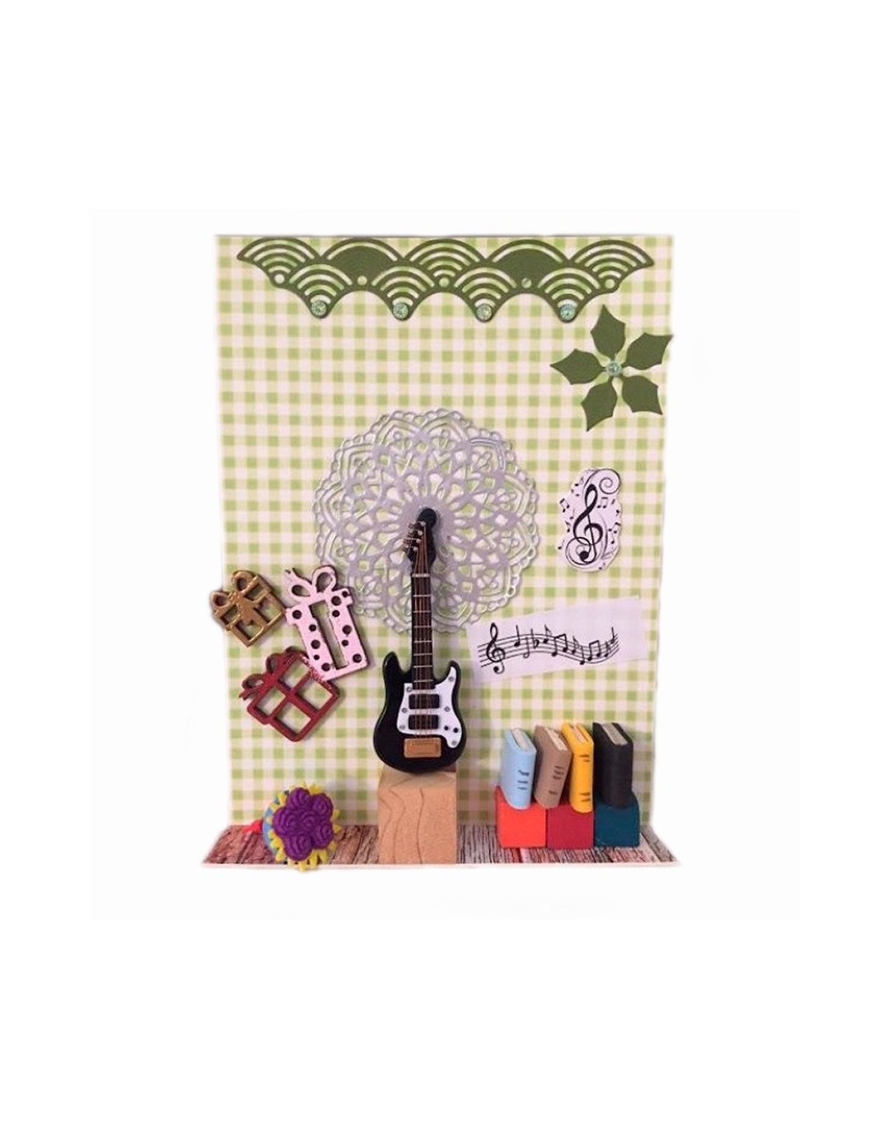 Escenas y rincones en miniatura. Mi GUITARRA. Elaborado a mano con materiales reciclables
